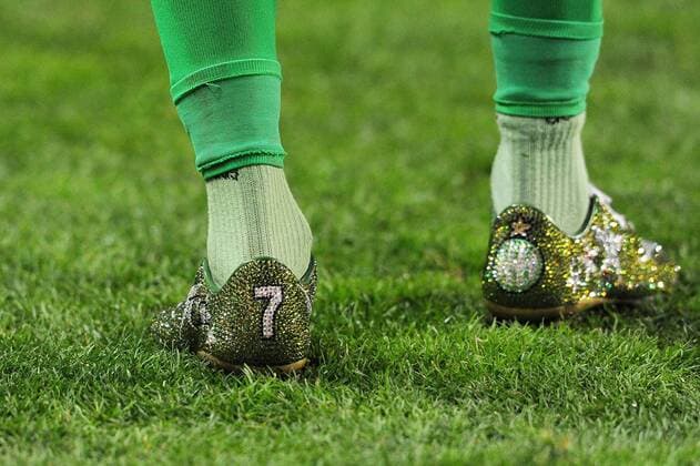 Glitzerschuhe von Pierre Emerick Aubameyang ( AS Saint Etienne ) - Ligue 1 - 09 12 2012 N.LeGouicxFEPxPanoramic 