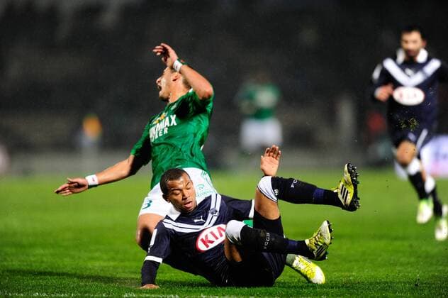 Faouzi GHOULAM (ASSE) vs MARIANO (Bordeaux) FOOTBALL : Girondins Bordeaux vs AS St Etienne (ASSE) - 17eme Journee Ligue1 - 13 12 2012 ThierryBreton Panoramic 