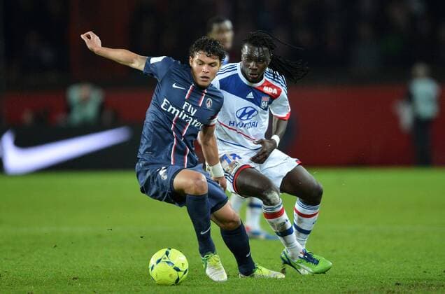 Thiago SILVA (psg) - Bafetimbi GOMIS (ol) FOOTBALL : PSG vs Lyon - Ligue 1 - 16 12 2012 AnthonyBIBARD FEP Panoramic 