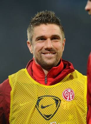FUSSBALL DFB POKAL SAISON 2012 2013 ACHTELFINALE FC Schalke 04 - FSV Mainz 05 18.12.2012 Ivan Klasnic (FSV Mainz 05) 