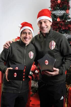BOJAN KRKIC E DANIELE BONERA CON CAPPELLO BABBO NATALE