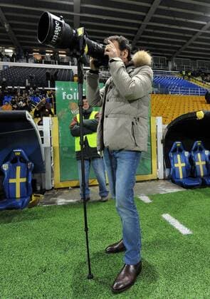 IPP20121221 Football - soccer: Serie A, Cagliari Calcio - Präsident Massimo Cellino versucht sich als Fotograf xHOCHxZWEIx xItalyxPhotoxPressx 