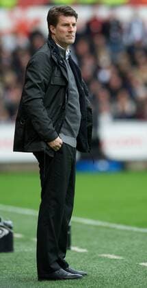 PROPAGANDA20121223 Football - soccer: Barclays Premier League, Swansea City FC - Manchester United FC, Swansea City s manager Brian Laudrup during the Premiership match against Manchester United at the Liberty Stadium. (Hinweis: Verwendung nur in Deutschland, Österreich oder Schweiz - only Germany, Austria and Switzerland) xHOCHxZWEIx xPropagandax 