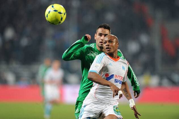 Andre Ayew (Marseille) Loic Perrin (Saint Etienne) FOOTBALL: Olympique Marseille (OM) - AS Saint Etienne (ASSE). Ligue 1 - 23 12 2012 N.LeGouic FEP Panoramic 
