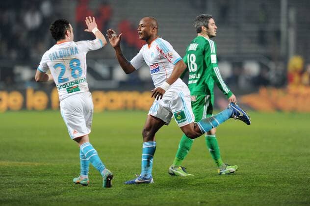 Andre Ayew - Mathieu Valbuena (Marseille) FOOTBALL: Olympique Marseille (OM) - AS Saint Etienne (ASSE). Ligue 1 - 23 12 2012 N.LeGouic FEP Panoramic 
