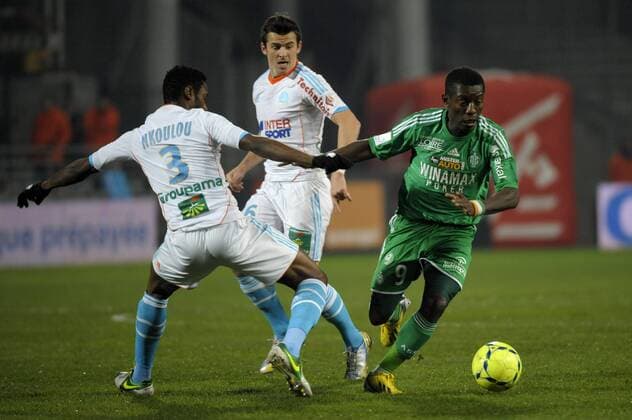 Nicolas Nkoulou - Joey Barton (OM) - Max Gradel (ASSE) FOOTBALL: Olympique Marseille (OM) - AS Saint Etienne (ASSE). Ligue 1 - 23 12 2012 xFranckxPennantx 