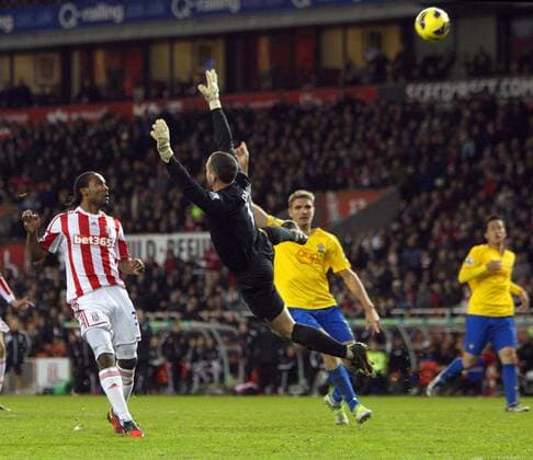 Stoke City s camerome jerome beats Southampton keeper Kelvin davis to the ball but the goal is ruled out for offside- Barclays Premier League - Stoke City vs Southampton - Britannia Stadium - Stoke on Trent - 29th December 2012 - Credit Paul Bradbury Sportimage EDITORIAL USE ONLY. No use with unauthorised audio, video, data, fixture lists, club league logos or live services. Online in-match use limited to 120 images, no video emulation. No use in betting, games or single club league player publications.