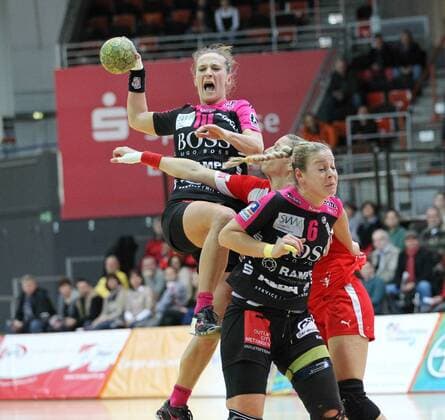 Annamaria ILYES (TusSies Metzingen) Sprungwurf