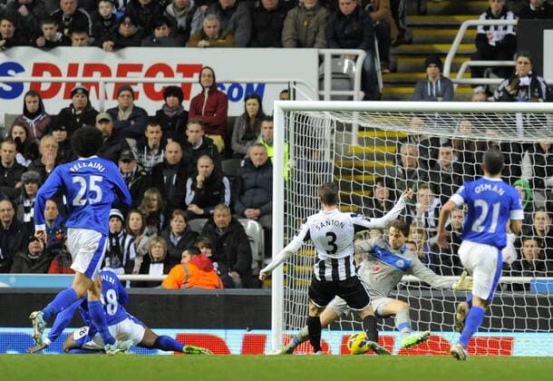 Victor Anichebe of Everton scores their second goal - Barclays Premier League - Newcastle United vs Everton - St. James Park - Newcastle - 02 01 13 - Picture Richard Lee Sportimage EDITORIAL USE ONLY. No use with unauthorised audio, video, data, fixture lists, club league logos or live services. Online in-match use limited to 120 images, no video emulation. No use in betting, games or single club league player publications.