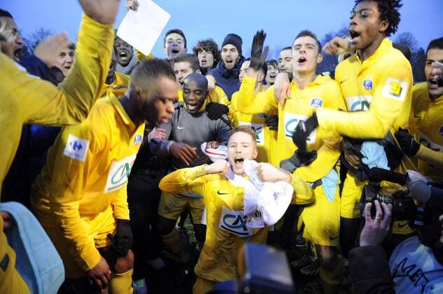 JOIE EPINAL FIN DE MATCH FOOTBALL : Epinal vs Lyon- Coupe de France - 2012 2013 - 06 01 2013 - G.Ramon PanoramiC 
