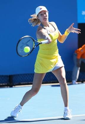 Australian Open 2013, Melbourne Park,ITF Grand Slam Tennis Tournament, Stefanie Vögele (SUI),Aktion,Einzelbild, Ganzkoerper,Hochformat,