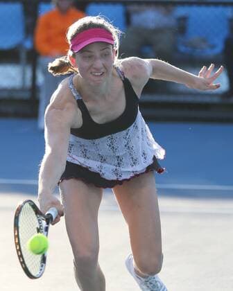 Australian Open 2013, Melbourne Park,ITF Grand Slam Tennis Tournament, Mona Barthel (GER),Aktion,Einzelbild,Halbkoerper,Hochformat