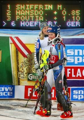 SKI ALPIN - FIS WC Flachau, Slalom, Damen FLACHAU,AUSTRIA,15.JAN.13 - SKI ALPIN - FIS Weltcup, Slalom der Damen, Nachtslalom. Bild zeigt Mikaela Shiffrin (USA) und Frida Hansdotter (SWE). 