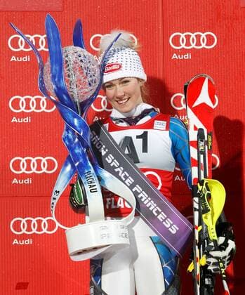 SKI ALPIN - FIS WC Flachau, Slalom, Damen FLACHAU,AUSTRIA,15.JAN.13 - SKI ALPIN - FIS Weltcup, Slalom der Damen, Nachtslalom, Siegerehrung. Bild zeigt Mikaela Shiffrin (USA). Keywords: Pokal. 