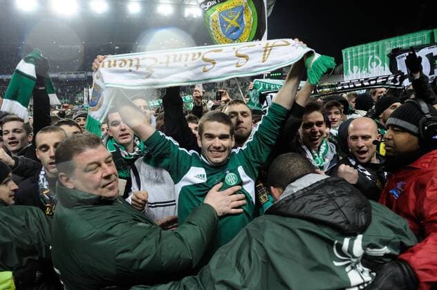 La joie des fans (saint etienne) apres la victoire FOOTBALL : AS Saint Etienne - demifinale Coupe de la Ligue - 15 01 2013 FredericChambert Panoramic 