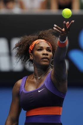 17.01.2013 Melbourne, Australia. Serena Williams of USA prepares to serve in her match on day four of the Australian Open from Melbourne Park. xEstherxLimx  ActionPlus11366505
