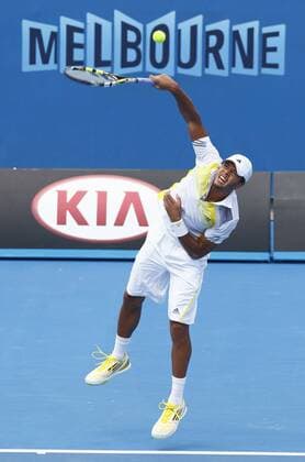 Australian Open 2013, Melbourne Park,ITF Grand Slam Tennis Tournament, Jo-Wilfried Tsonga (FRA),Aktion,Einzelbild,Ganzkoerper,Hochformat,