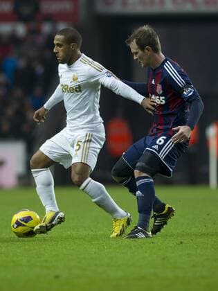 Football - 2012 2013 Premier League - Swansea City vs. Stoke City wayne routledge 