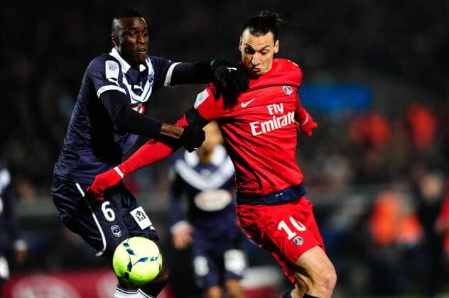 Zlatan IBRAHIMOVIC (psg) vs Zoumana CAMARA (Bordeaux) FOOTBALL : Girondins Bordeaux vs Paris St. Germain (PSG) - Match de Ligue1 - 20 01 2013 ThierryBreton Panoramic 