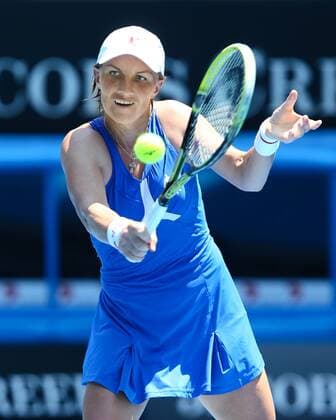 Australian Open 2013, Melbourne Park,ITF Grand Slam Tennis Tournament,Svetlana Kuznetsova (RUS), Aktion,Einzelbild,Halbkoerper,Hochformat,