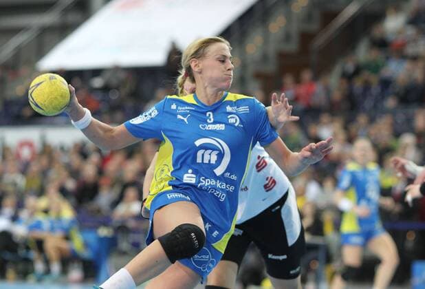 Leipzig, 23.01.2013, Arena Leipzig, 1.Bundesliga, Frauen-Handball, 18.Spieltag, HC Leipzig vs Buxtehuder SV . Im Maura VISSER (HC Leipzig) setzt sich durch und erzielt einen Treffer.