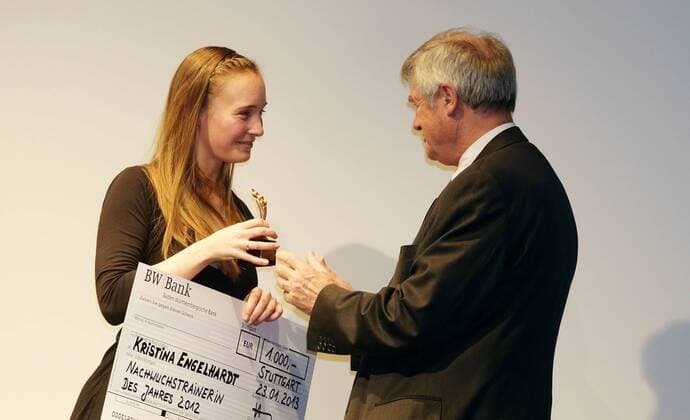 Stuttgart, GER, Verleihung Trainerpreis Baden-Württemberg 2012 , von links: Kristina Engelhardt ( Nachwuchstrainerin des Jahres TSV Hemsbach Stepptanz ) Dietmar Schmidt - Volkmar ( Präsident LSV Baden-Württemberg )