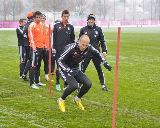 24.01.2013, Fussball 1.Bundesliga 2012 2013, Training FC Bayern München an der Säbener Strasse. Arjen Robben (Bayern München) beim Schnellkrafttraining,.