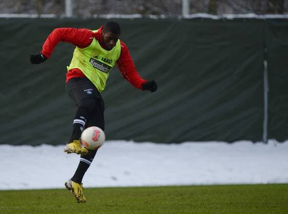 24.01.2013, xjhx, 1.Bundesliga, Eintracht Frankfurt Training, v.l. Olivier Occean (Eintracht Frankfurt)