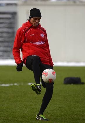 24.01.2013, xjhx, 1.Bundesliga, Eintracht Frankfurt Training, v.l. Bamba Anderson (Eintracht Frankfurt)