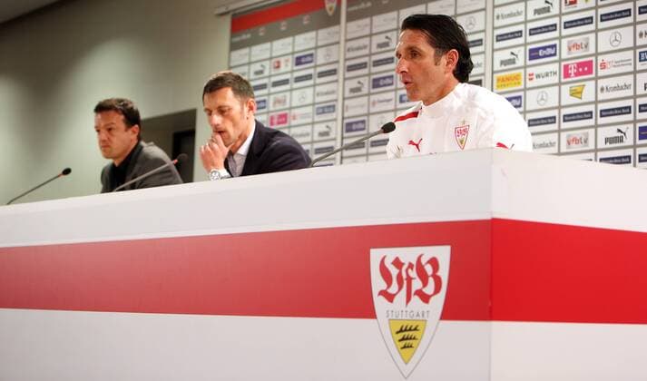 25.01.2013, Stuttgart, Fußball 1. Bundesliga Saison 2012 - 2013 VfB Stuttgart, Pressekonferenz des VfB Stuttgart, v.l. Sportdirektor Fredi Bobic, Mediendirektor Marcus Max Jung, Trainer Bruno Labbadia