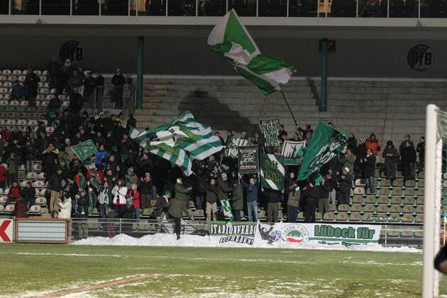 Fußball, Stadiongeschichte VfB Lübeck Lübeck, 25. Januar 2013 - Fußball, Regionalliga Nord 2012 13, VfB Lübeck: Der neue Fanblock im Stadion Lohmühle