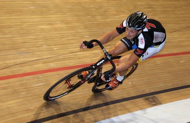 Roger Kluge, GER, Einzelbild, Dynamik, Kraft, Kurvenfahrt, quer 102. Berliner Sechstagerennen, Sechstagerennen, 6-Tagerennen, Radsport, sixdays, Hallenradsport, Radrennen, Deutschland, Germany, Berlin, 25.1.2013, Velodrom
