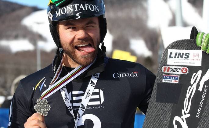SNOWBOARD - FIS WM Stoneham, SBX, Herren STONEHAM,KANADA,26.JAN.13 - SNOWBOARD - FIS Weltmeisterschaften Stoneham, Boarder Cross, Snowboardcross, Herren, Siegerehrung. Bild zeigt Markus Schairer (AUT). Keywords: Medaille. 