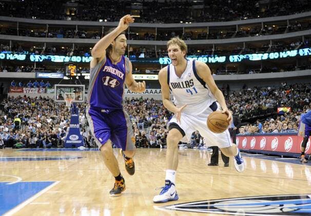 Jan 27, 2013: Dallas Mavericks power forward Dirk Nowitzki 41 is guarded by Phoenix Suns power forward Luis Scola 14 during an NBA Basketball Herren USA game between the Phoenix Suns and the Dallas Mavericks at the American Airlines Center in Dallas, TX Dallas defeated Phoenix 110-95 NBA Basketball Herren USA 2013: Suns vs Mavericks JAN 27 - ZUMAcp2
