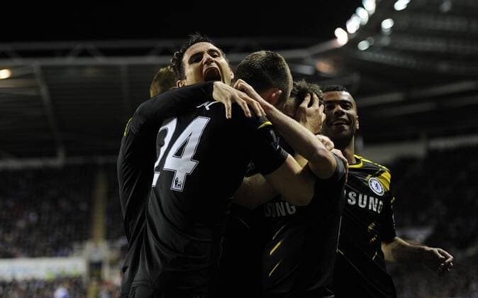 Football - Barclays Premier League - Reading vs. Chelsea Chelsea s Frank Lampard celebrates scoring their second goal of the game at the Madejski Stadium, Reading 
