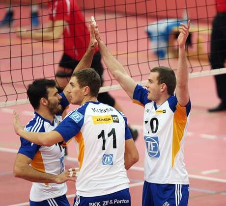 Tübingen Volleyball TV Rottenburg vs. VfB Friedrichshafen, Jubel Friedrichshafen, v.l. Joao Jose, Sebastian Krause, Juraj Zatko