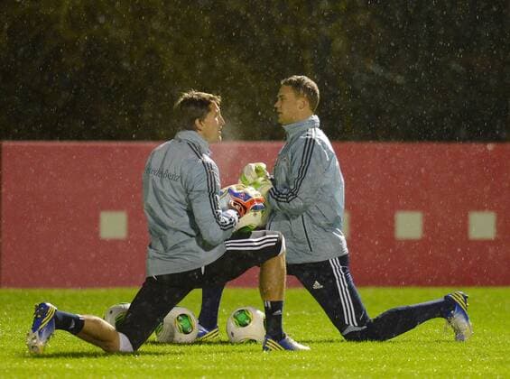 04.02.2013, Fussball, Deutsche Fussball Nationalmannschaft DFB Training, v.l. Rene Adler (Deutsche Fussball Nationalmannschaft DFB), Manuel Neuer (Deutsche Fussball Nationalmannschaft DFB)