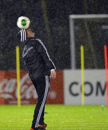04.02.2013, Fussball, Deutsche Fussball Nationalmannschaft DFB Training, v.l. Trainer Joachim JOGI Löw (Deutsche Fussball Nationalmannschaft DFB)