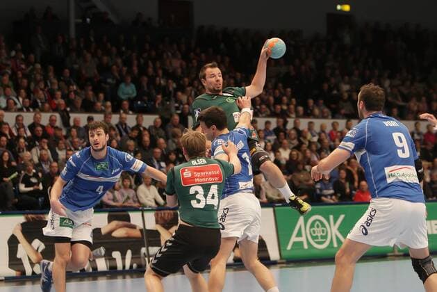 Jan Fiete BUSCHMANN (TSV) HSV Handball - TSV Hannover-Burgdorf Viertelfinale DHB-Pokal in der Sporthalle Hamburg, 04.02.13, DKB Handball Bundesliga Saison 2012 13