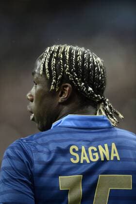 06.02.2013, Fussball Testländerspiel, Frankreich - Deutschland, im Stade de France in Paris (Frankreich). Frisur von Bacary Sagna (FRA).