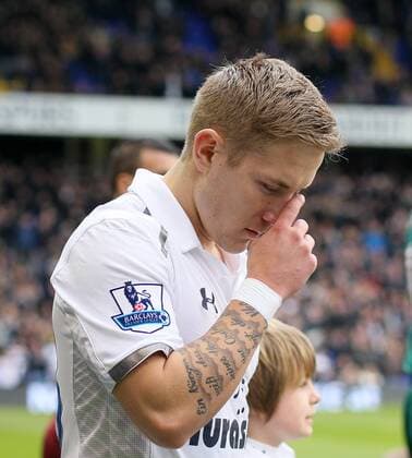 Tottenham s Lewis Holtby in action..Tottenham Hotspur v Newcastle United - Barclays Premier League - White Hart Lane, London- 09 02 13 - Picture David Klein Sportimage EDITORIAL USE ONLY. No use with unauthorised audio, video, data, fixture lists, club league logos or live services. Online in-match use limited to 120 images, no video emulation. No use in betting, games or single club league player publications.