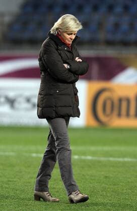 13.02.2013, xmrx, Freundschaftspiel, Frankreich - Deutschland, v.l. Trainerin Silvia Neid (Deutschland)