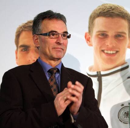 15.02.2013, Frankfurt, DFB Zentrale Preisverleihung des DFB-Umweltcup 2012 Die drei Bundessieger werden durch DFB- Generalsekretär Helmut Sandrock für Ihr Engagement ausgezeichnet. Portrait DFB- Generalsekretär Helmut Sandrock
