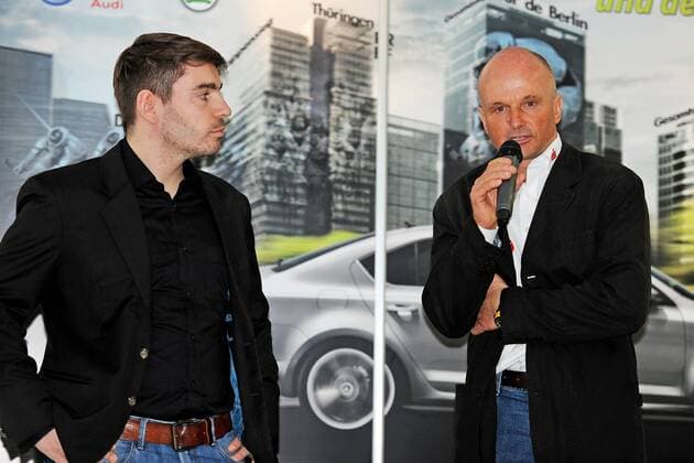 Der sportliche Leiter Michael Max im Interview mit Sebastian Paddags (Medien - Pressesprecher) - Event: Teampräsentation - LKT Team Brandenburg 2013 - Location: Autohaus Liebsch in Lübben - Brandenburg - Deutschland - Europa - Datum: 16.02.2013
