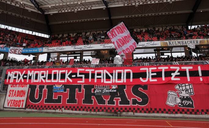 Fussball, 1. BL, 1. Bundesliga, Saison 2012 2013, Herren, Deutschland, 17.02.2013 1. FC Nürnberg - v.l. Fans, Zuschauer, 1. FC Nürnberg sind gegen den neuen Stadionname, fordern das Max Morlock Stadion,