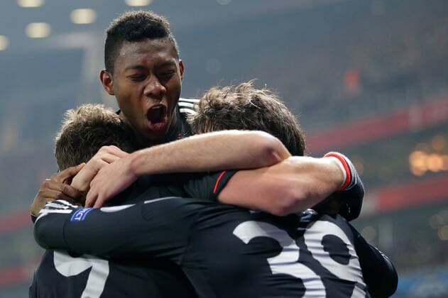 19.02.2013 Fussball Champions League Achtelfinale Hinspiel FC Arsenal London (Großbritannien - GB) - FC Bayern München (Deutschland - GER) Fussball Maenner Saison 2012 13 David ALABA (FC Bayern München - 27) bejubelt das Tor zum 0-1 durch Toni KROOS (FC Bayern München - 39)
