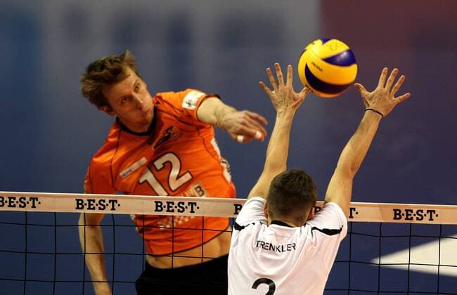 Paul Carroll, Phillip Trenkler Aktion Spielszene Zweikampf Volleyball Bundesliga Herren Saison 2012 13 23.02.2013 BR Volleys Berlin BRV vs. TV Rottenburg TVR