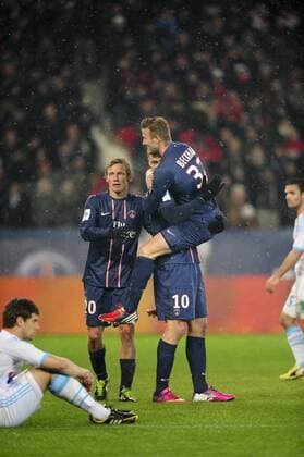 joie de David Beckham (psg) apres le but de Zlatan Ibrahimovic FOOTBALL : PSG OM - L1 - 24 02 2013 JBAutissier Panoramic 