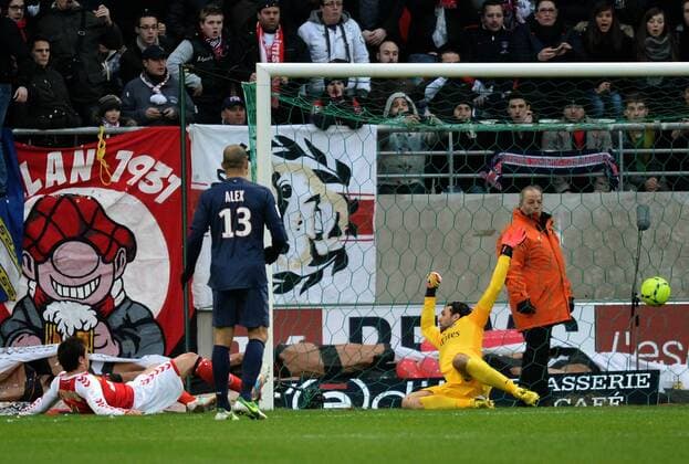 BUT Grzegorz Krychowiak (rei) - Salvatore Sirigu (psg) FOOTBALL : Reims vs Paris SG - Ligue 1 - 02 03 2013 AnthonyBIBARD FEP Panoramic 