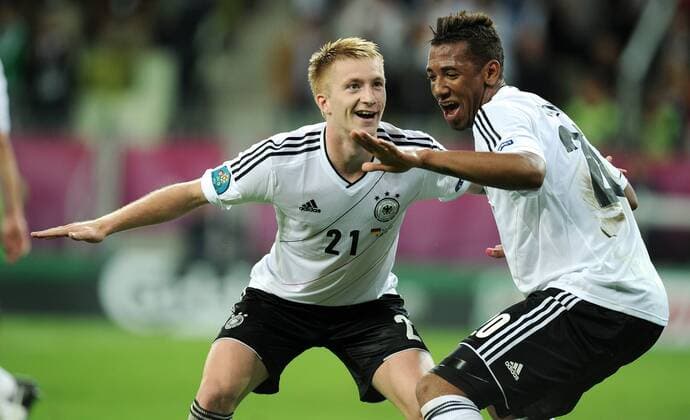 Freitag 22.06.2012, UEFA EURO 2012, Europameisterschaft in Danzig Polen, 2. Viertelfinale, Deutschland - Griechenland Torjubel um Marco Reus (GER) nach seinem Treffer zum 4:1 mit Jerome Boateng (GER) DeFodi018
